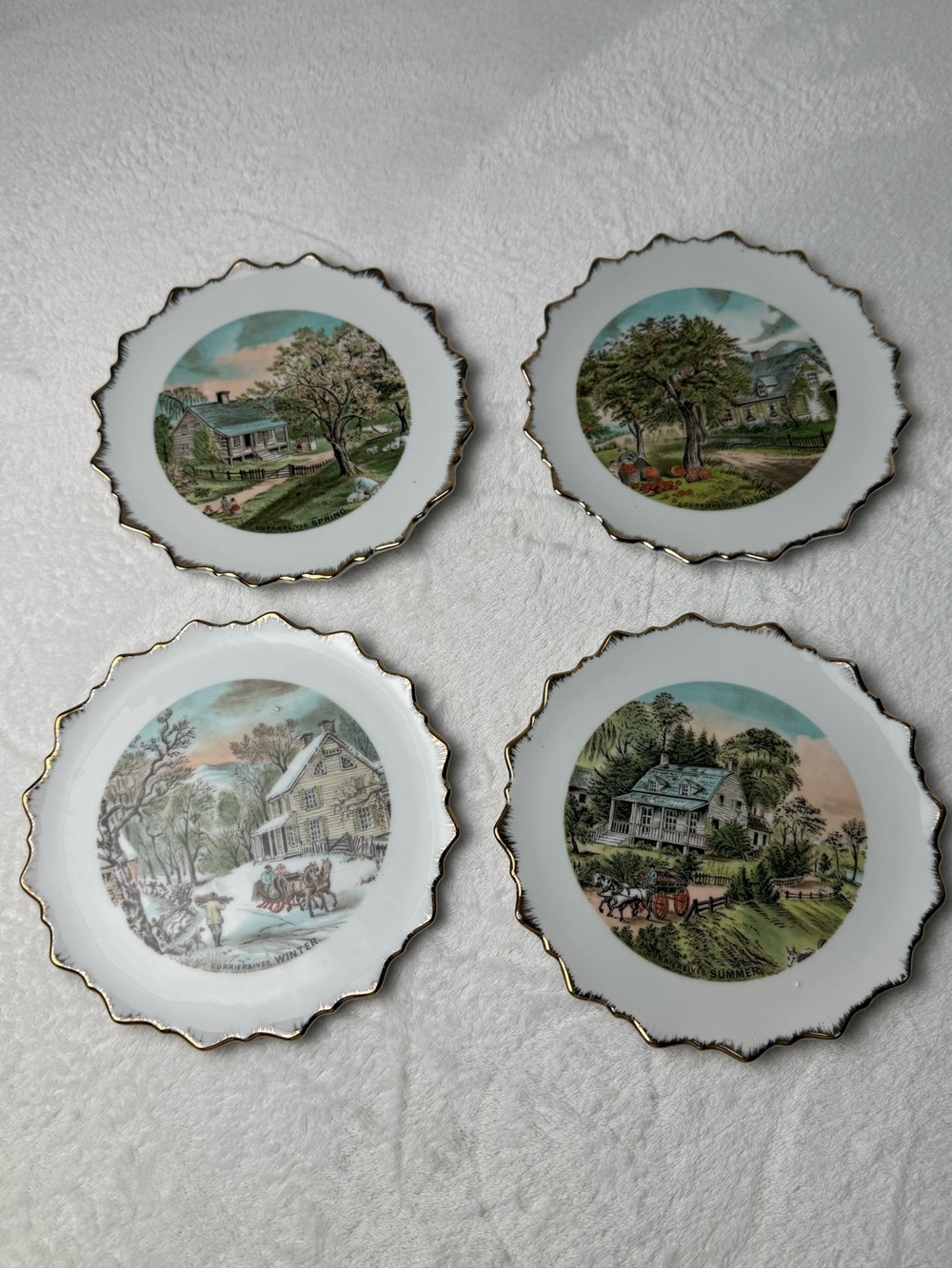 Vintage Currier & Ives - 7" decorative plates with gold rim - lot of 2